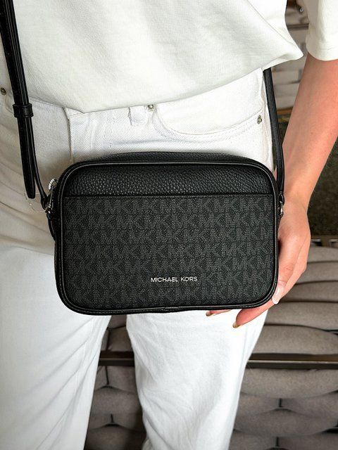 Сумка жіноча Michael Kors Jet Set S чорна лого ср.фурнітура 35S6STVC1B bl фото
