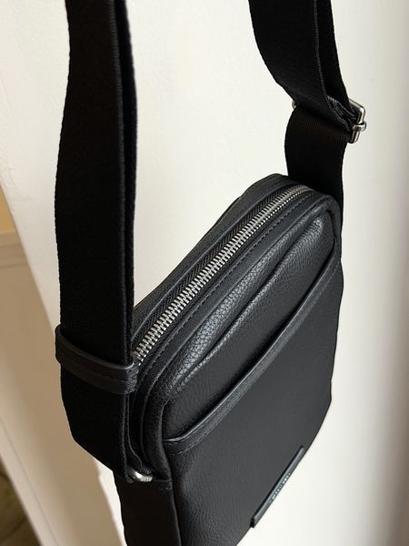 Сумка чоловіча Calvin Klein Pebble Reporter чорна 4D3570G 001 bl фото