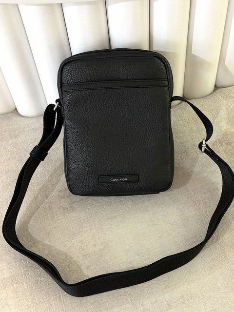 Сумка чоловіча Calvin Klein Pebble Reporter чорна 4D3570G 001 bl фото