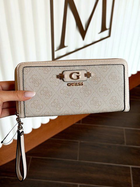 Великий гаманець жіночий Guess Lindsey білий лого SG9749146 bl фото
