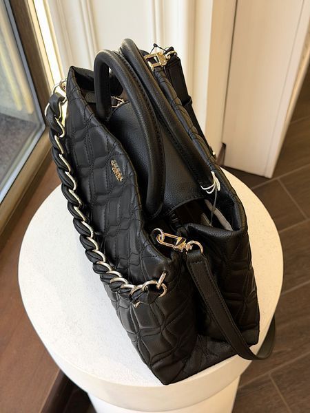 Сумка жіноча Guess Maxine L чорна QG973306 bl фото