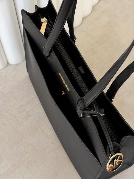 Сумка жіноча Michael Kors Jet Set Travel L чорна шкіряна 35F4GTVT9L bl фото
