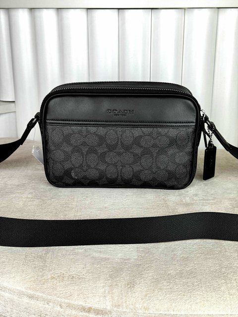 Сумка чоловіча Coach Graham Canvas чорна лого CV921 QBMI5 фото