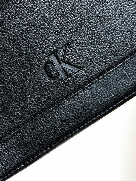 Сумка жіноча Calvin Klein чорна SP40617002  SP40617002 4F1079G 001 bl фото