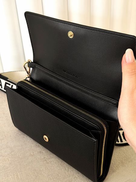 Сумка жіноча Michael Kors Jet Set S чорна шкіряна 35F2GTTC8L bl фото