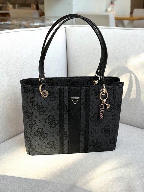 Сумка жіноча Guess Noelle L чорна лого SS967224 cl фото