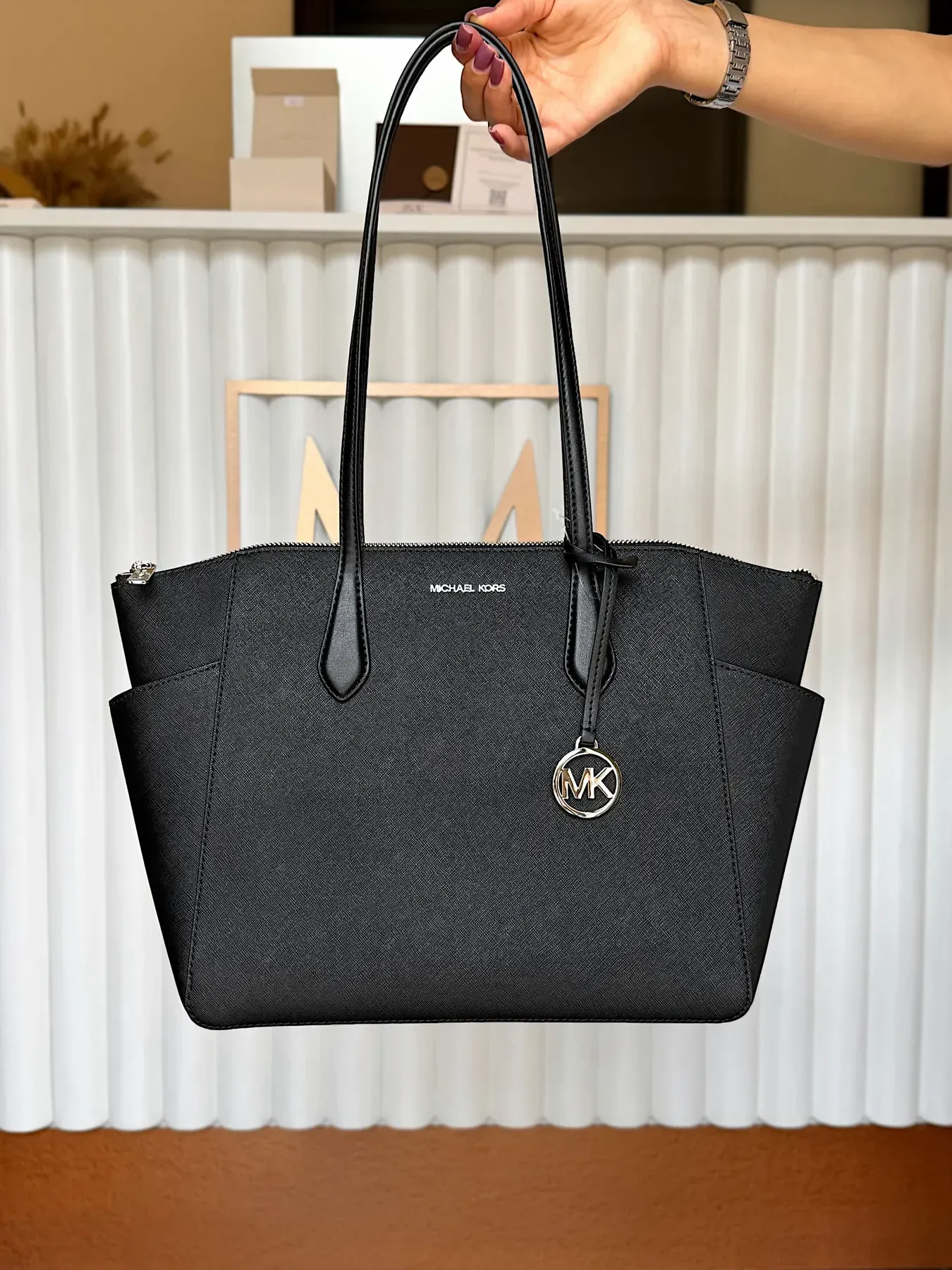 Велика жіноча сумка Michael Kors Marilyn M чорна шкіряна