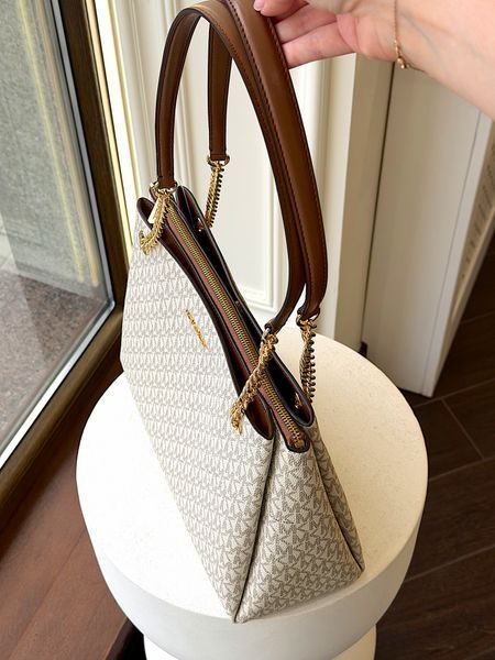 Сумка жіноча Michael Kors Soho M біла лого 35S6G1SE2B va фото