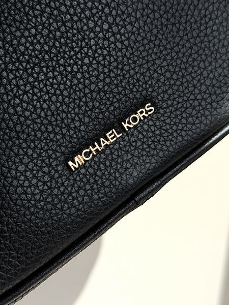 Сумка жіноча Michael Kors Jet Set Small чорна шкіряна 35R6GTVC5L bl фото