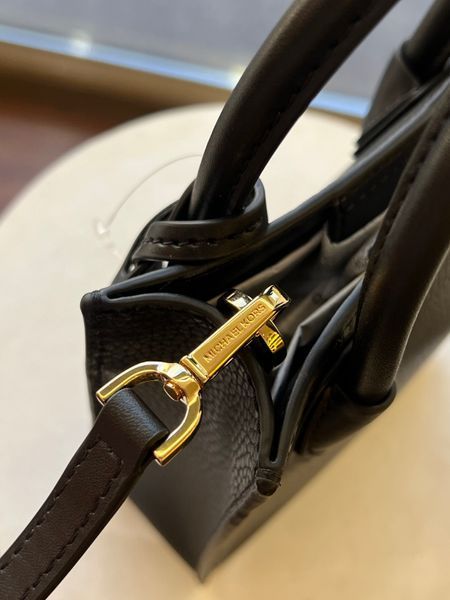 Сумка жіноча Michael Kors Mercer Extra-Small чорна шкіряна 	 35S1GM9T0L bl фото