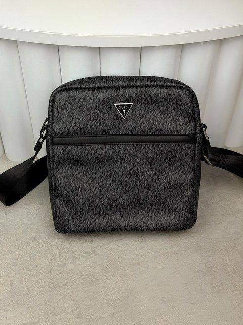 Сумка чоловіча Guess Vezzola чорна лого HMEVZLP2258-bl фото